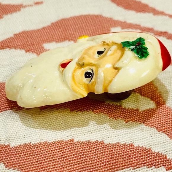 D14-Vintage Santa Face Collectible Pin/Brooch - Picture 2 of 10
